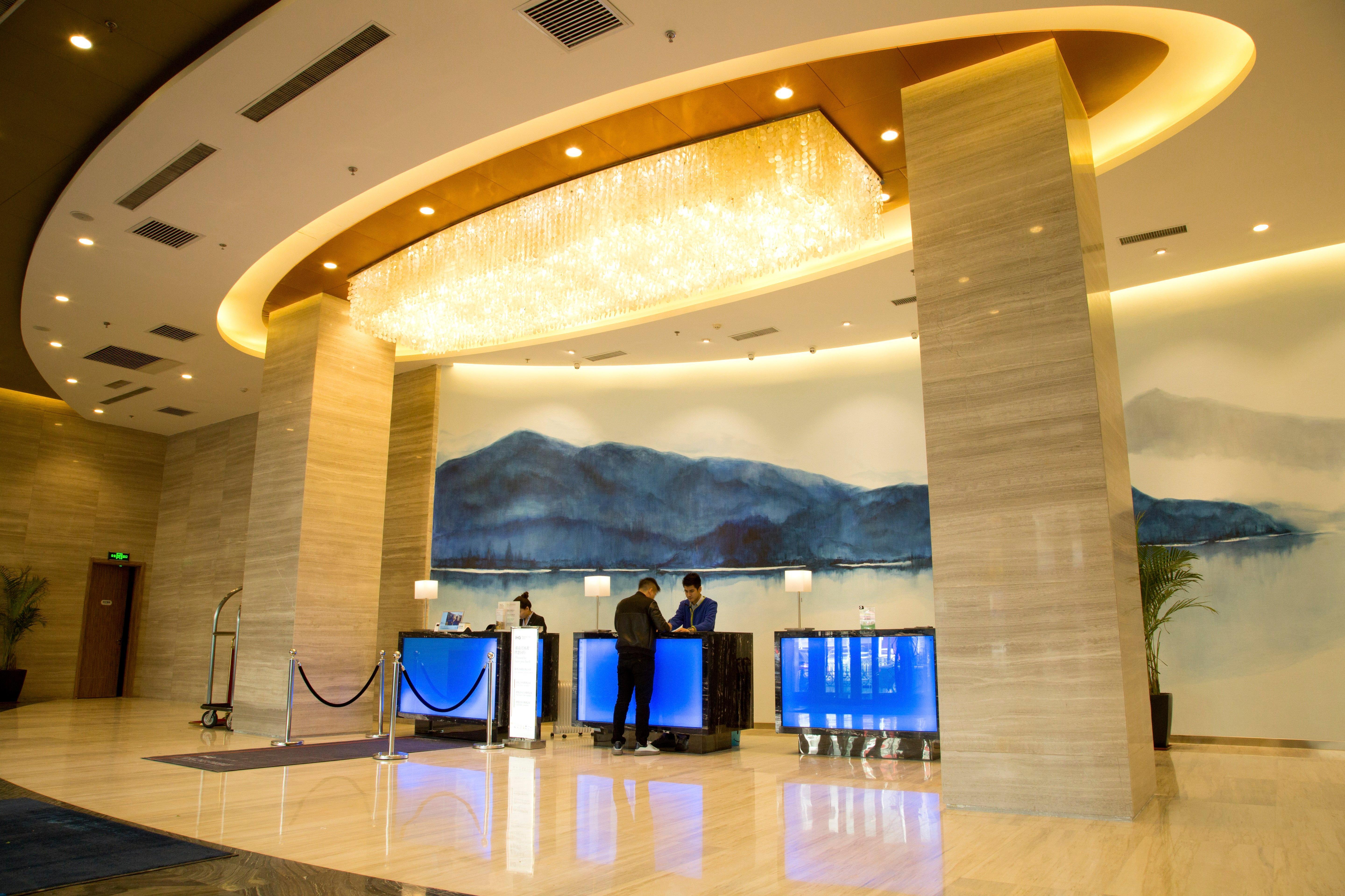 Holiday Inn Express Anshan Downtown By Ihg Exterior photo